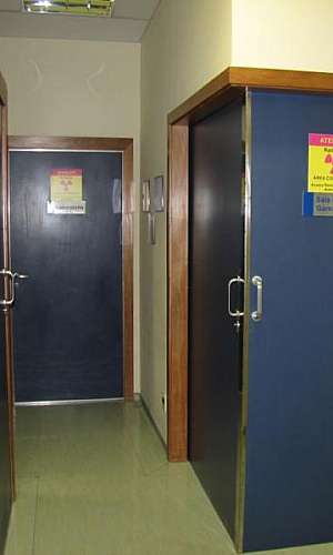 porta de proteção radiológica